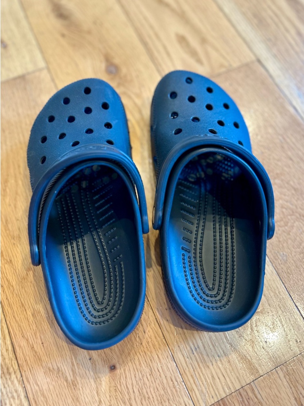 Size 7 M / 9 W black Crocs Comfort Clogs - Picture 6 of 11